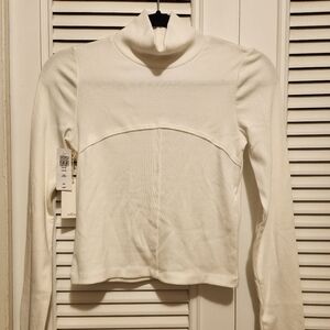 Wilfred white cropped turtleneck